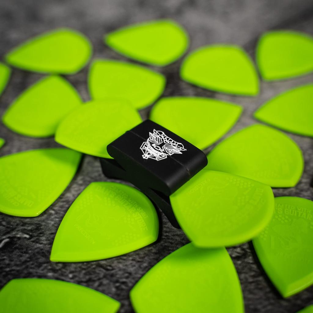 Guitar Store Precision Guitar Pick Mini This 10 x double bevel extra grip pick is perfect for fast songs and speed play that requires Specially