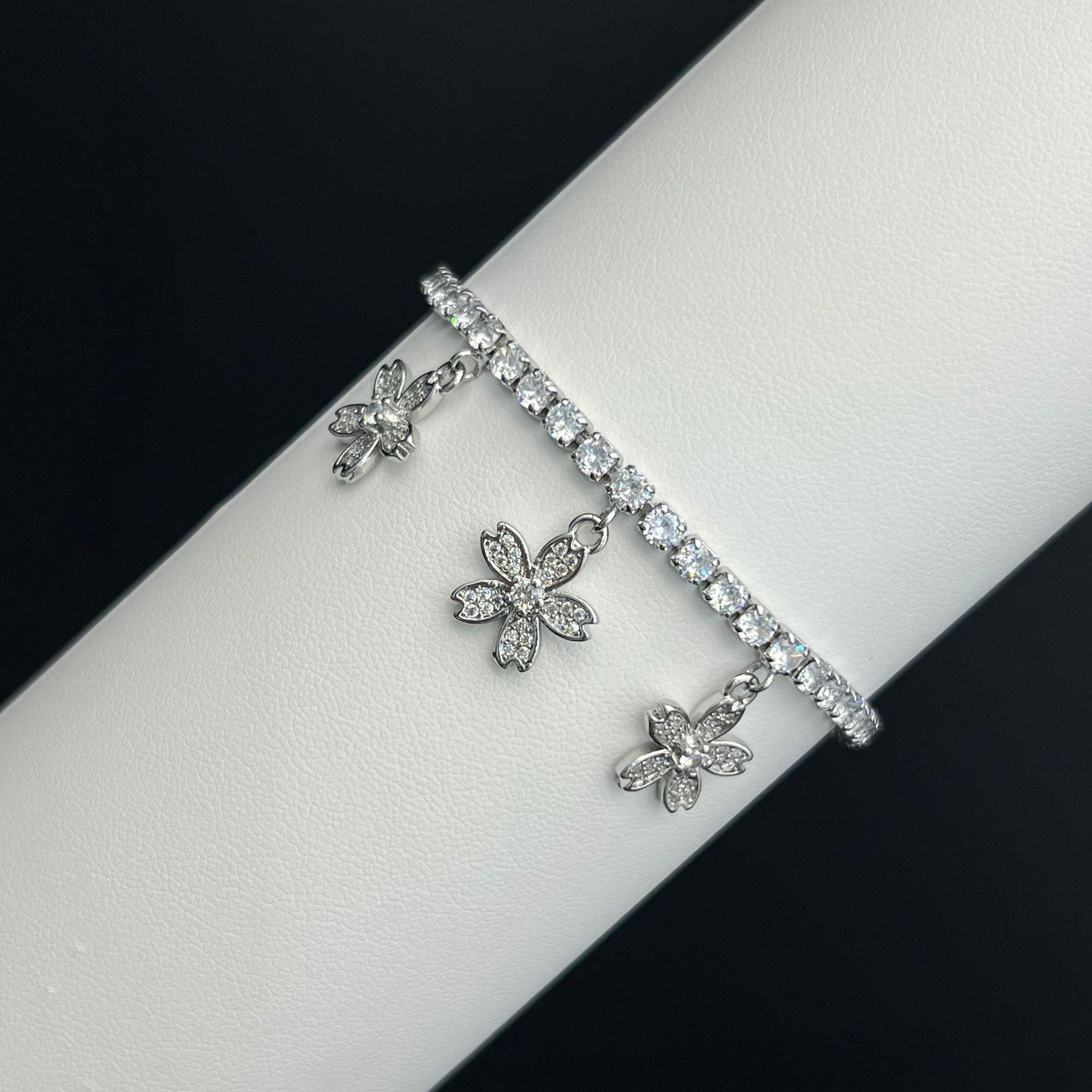 Браслет из циркона серии «Океан» с подвесками в виде морской черепахи и цветка