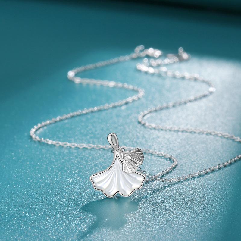 Sansheng Has Apricot Apricot Leaf Necklace For Women'S Niche Exquisite Fashion And Versatile High-End Pendant For Women