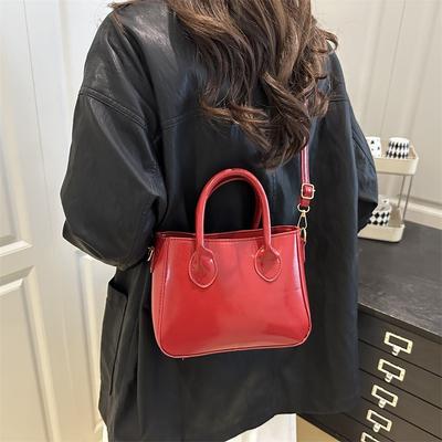 Premium Retro Portable Small Square Bag Women's Simple Versatile Messenger Bag Fashionable Commuter Shoulder Bag