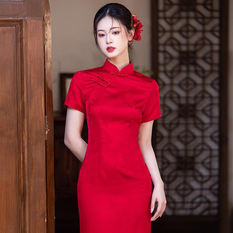 Red cheongsam girl 1011 new young toasting clothes to send the college entrance examination welcome etiquette home cheongsam skirt