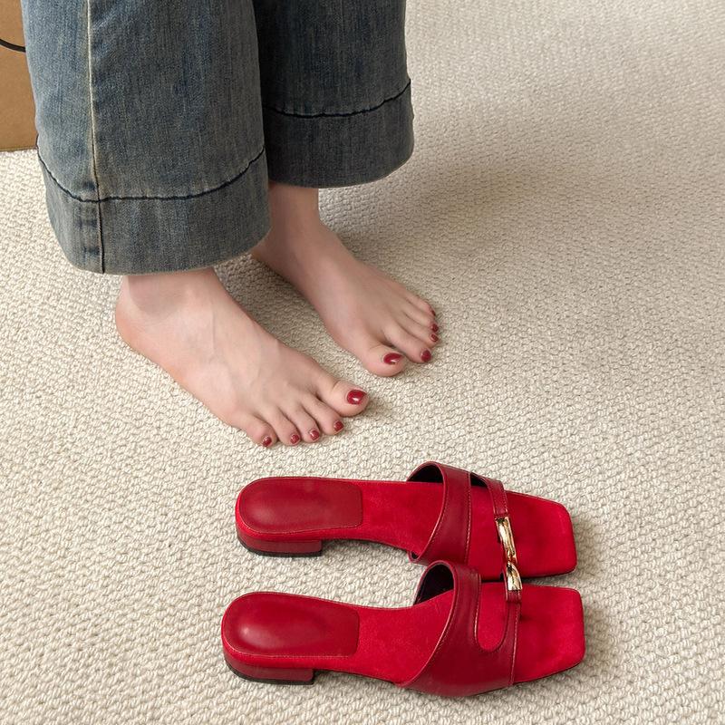 

2025 new summer design open-toed flats women s metal buckle toe slippers French temperament sandals women 35 красный