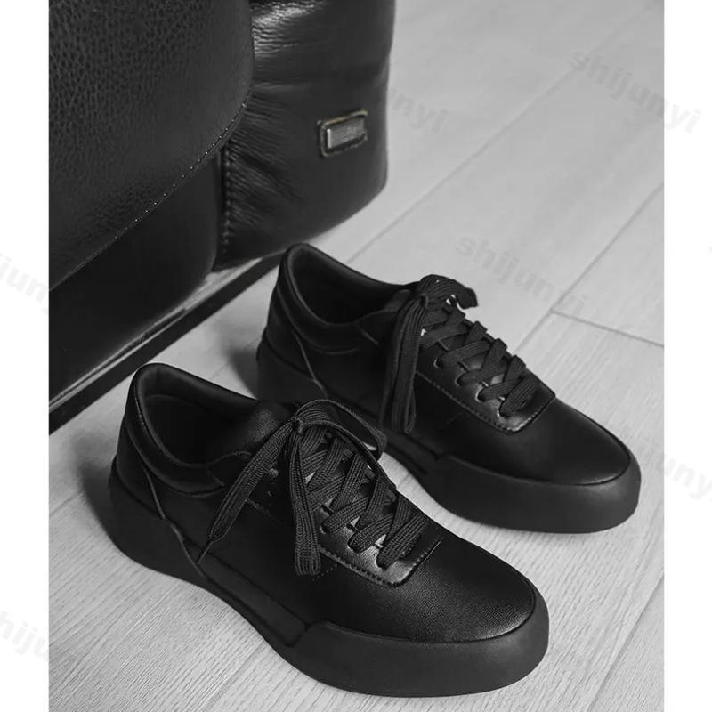 

Мода 2025 Новая Осень Нишевый Дизайн Повседневная Обувь на Толстой Подошве Нескользящая для Мужчин Модный Тренд Удобные Низкие Кроссовки на Шнуровке на Массивной Подошве 39 чёрный