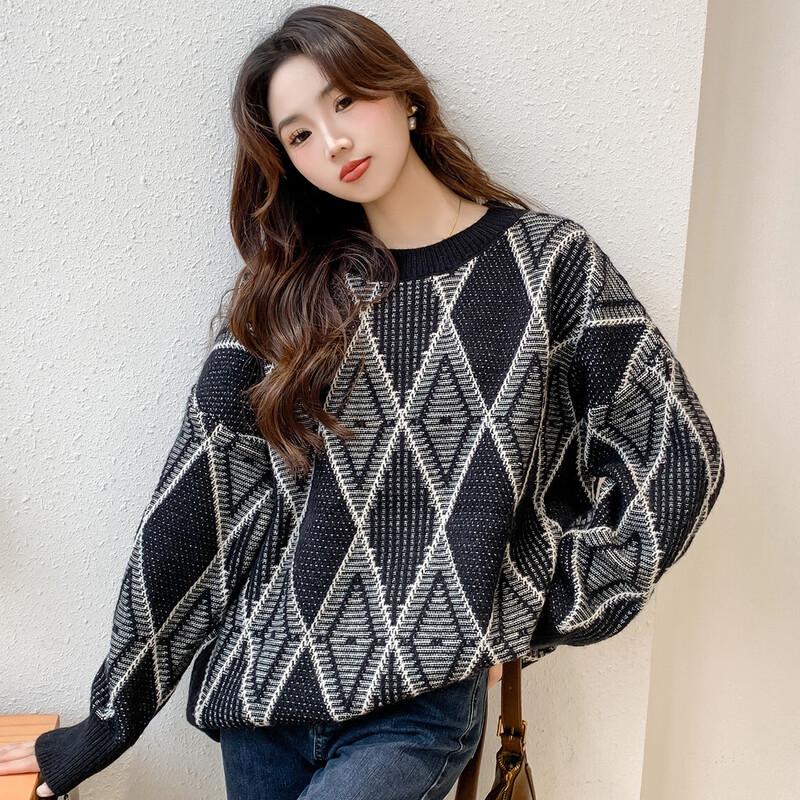 Mokana Women's Stylish Long-Sleeve Knitted Sweater