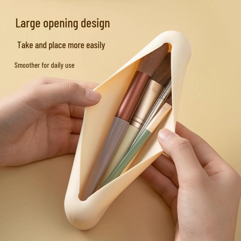 Portable Silicone Makeup Brush Holder - Waterproof Travel Storage Bag for Blush & Eyeshadow Brushes