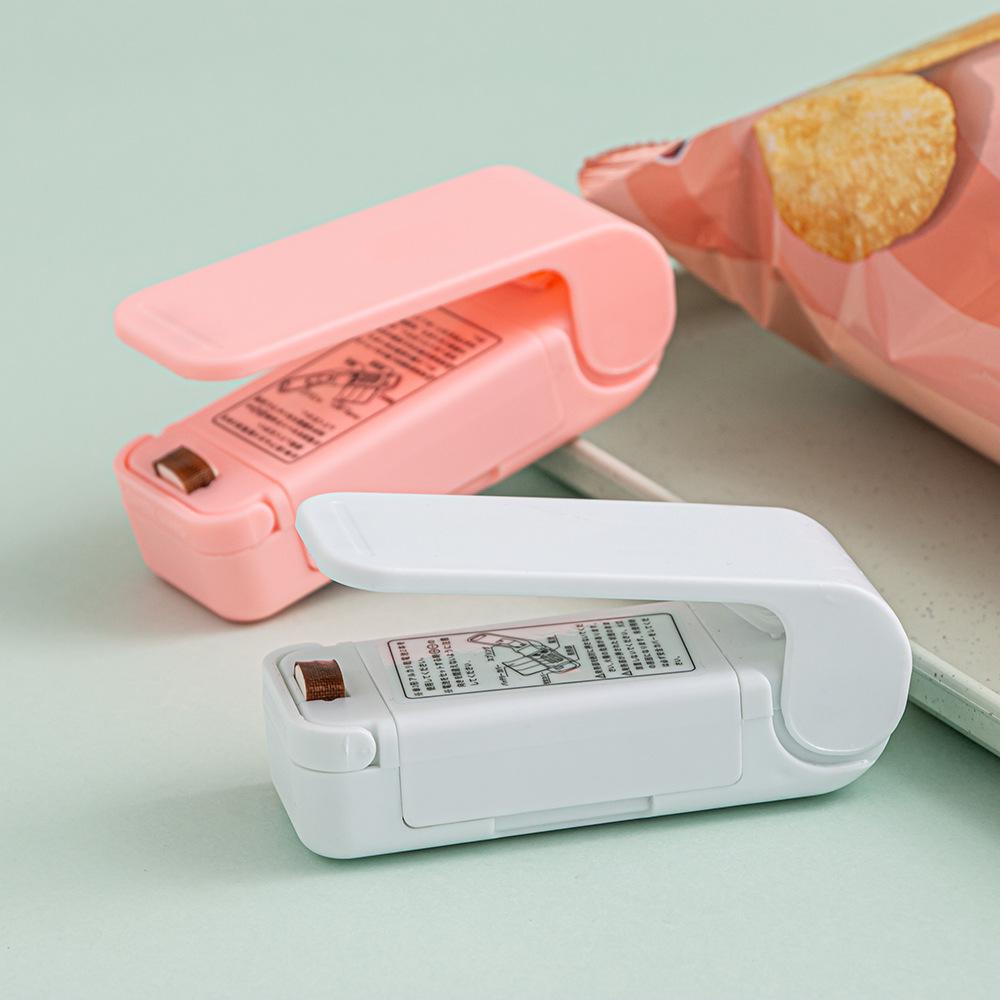 Mini Snack Sealer Machine: Compact Plastic Bag Food Preservation Vacuum Sealer