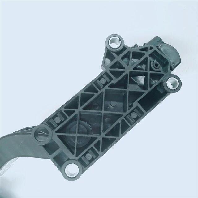 Cars parts original oil pedals accelerator 1108200U8014 for JAC J5 J3 J4