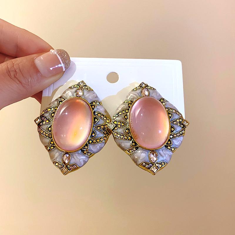 Vintage Rhinestone Pearl Flower Stud Earrings - Elegant, Versatile, High-End Design.
