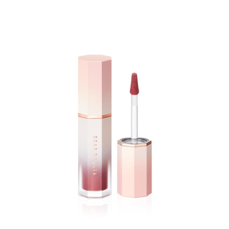 Blooming Edition Petal Touch Aufpolsterndes Lippen-Velours