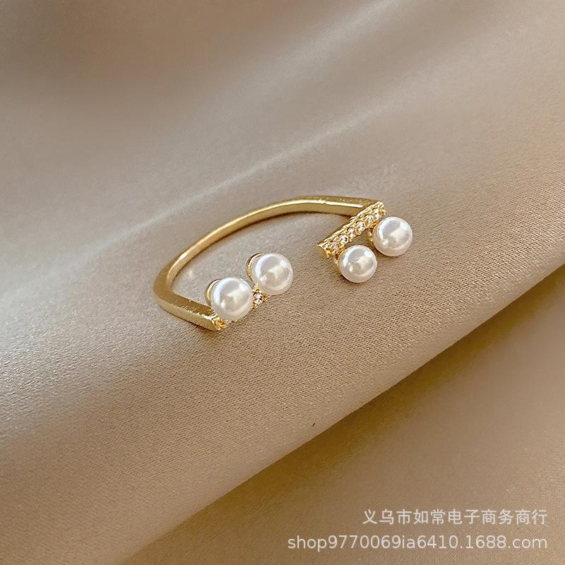 [Copper Products] Diamond-Encrusted Zircon Niche Design Opening Simple Ring Ring Woman
