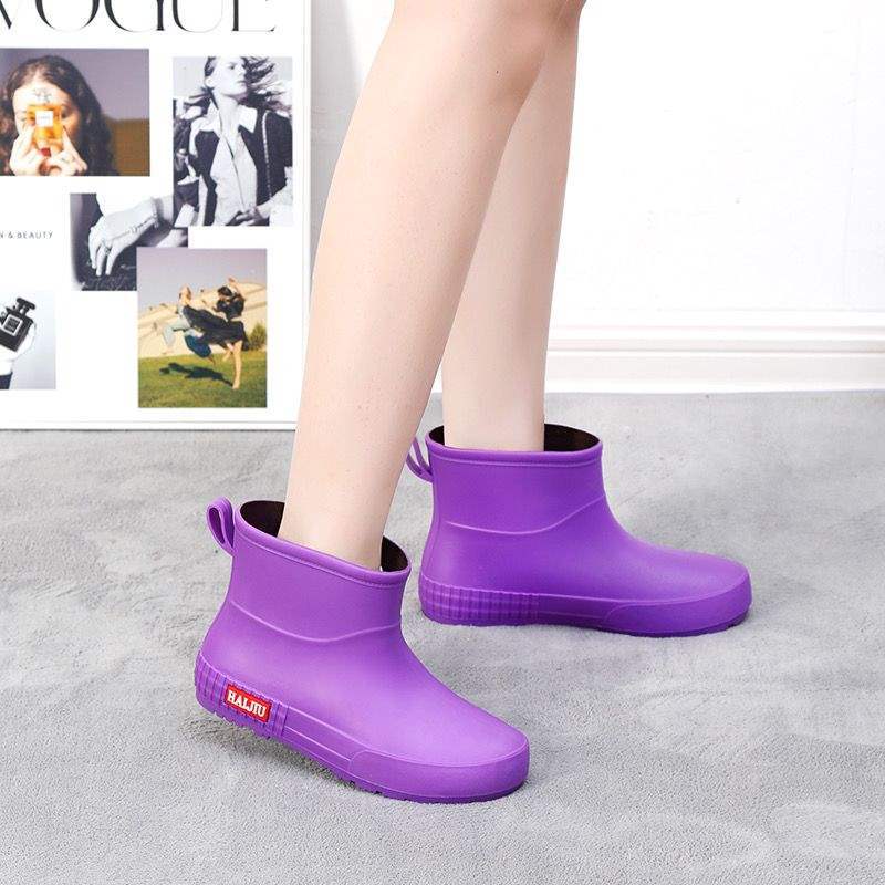 Medium tube rain shoes women's non-slip short tube rubber shoes fleece warm water shoes kitchen waterproof shoes women's lightweight flat rain boots