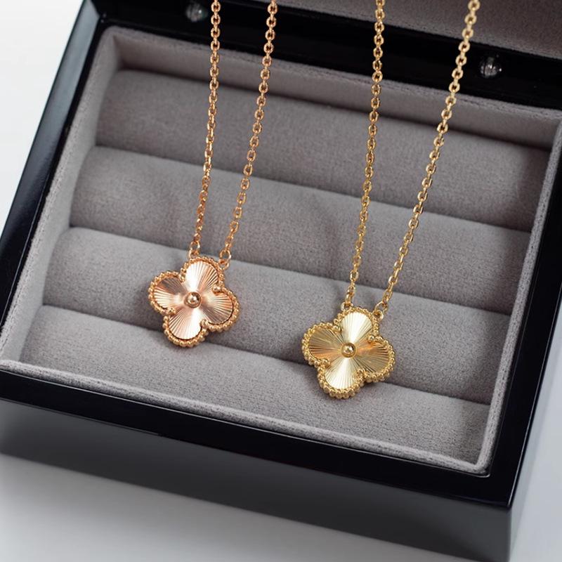 24 Christmas Clover Necklace for Women, 18K Gold-Plated, Dual-Tone with Diamonds, Durable Clavicle Chain.