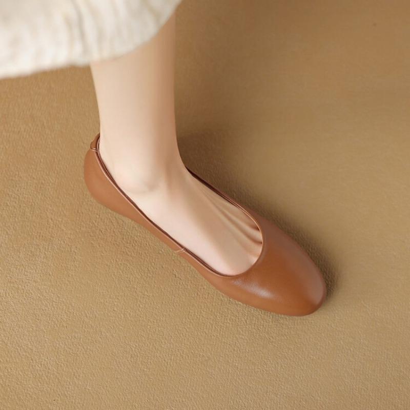 Leather Non-slip Flat-soled Work Shoes for Women's Spring and Autumn Shallow Mouth Single Shoes, One Pedal Small Leather Shoes