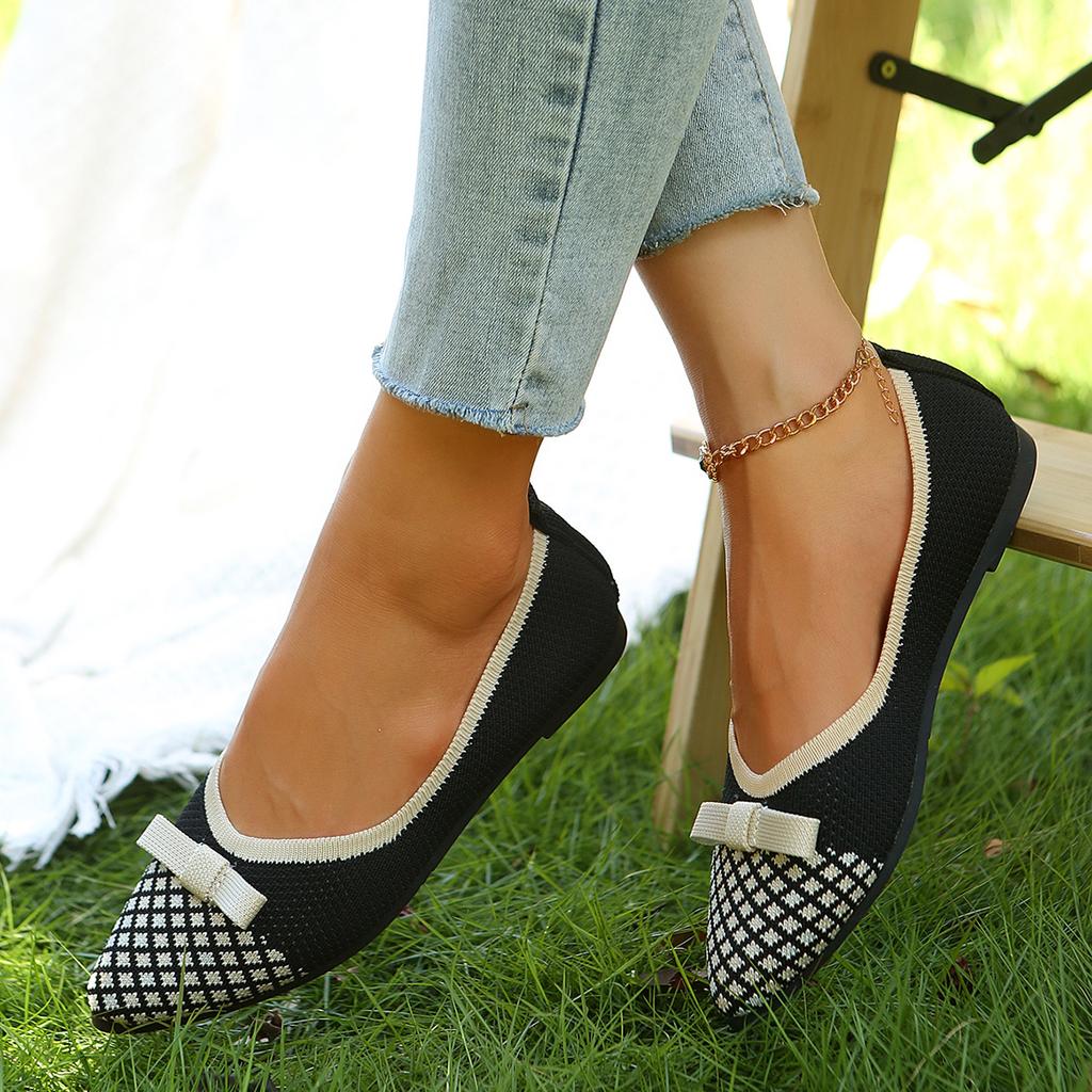 Fashion New Women Knitted Slip on Flats Breathable Comfortable Flats Shoes Walking Shoes Casual Pointed Toe Walking Sneakers Loafers
