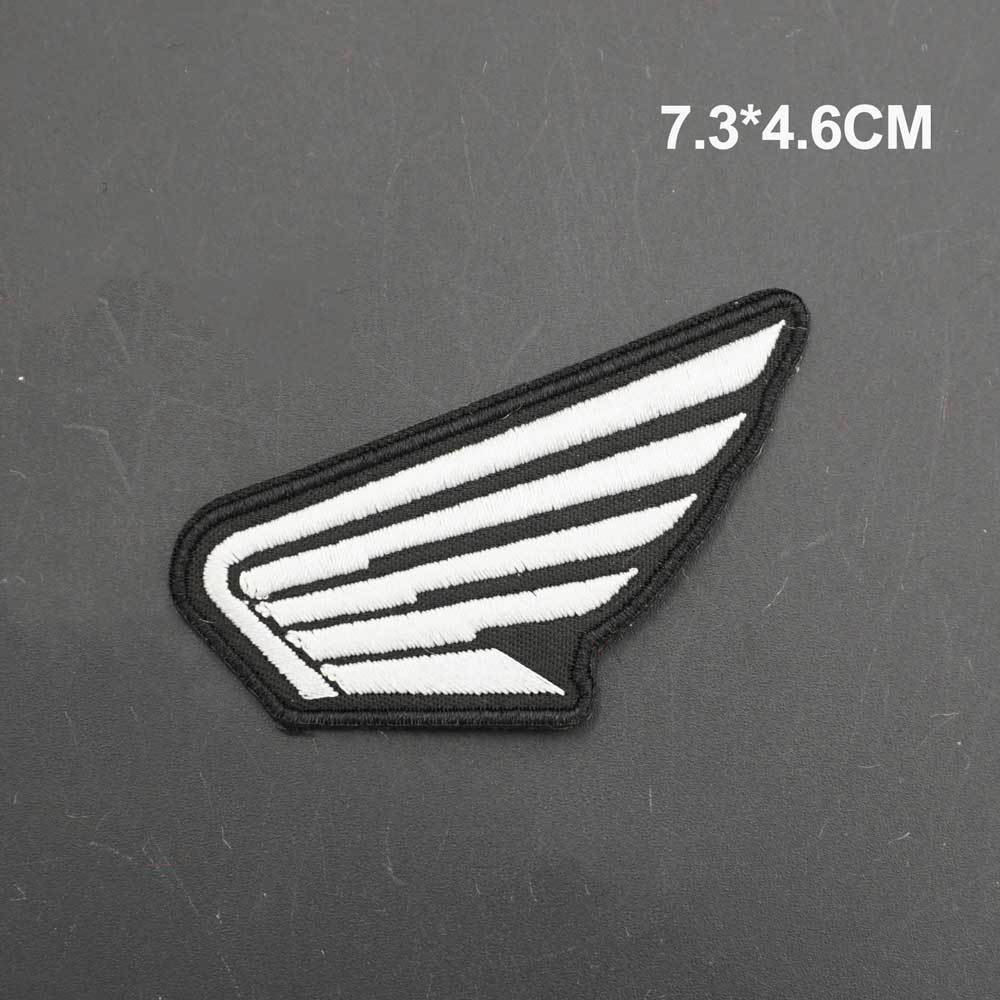 

Motorcycle Logo Embroidered Cloth Stickers Clothing Hole Patch Sewing Decal For Honda CB400 CB650 FCBF CBR25ORR CRF SH3O0 NC75O Sewing style