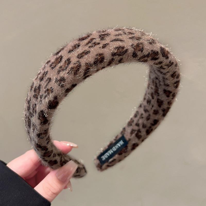 1pc Exquisite Fashion Leopard Print Plush Headband with Antique Style Wide Edge Headband Sweet Cool Girl Daily Styling Headwear