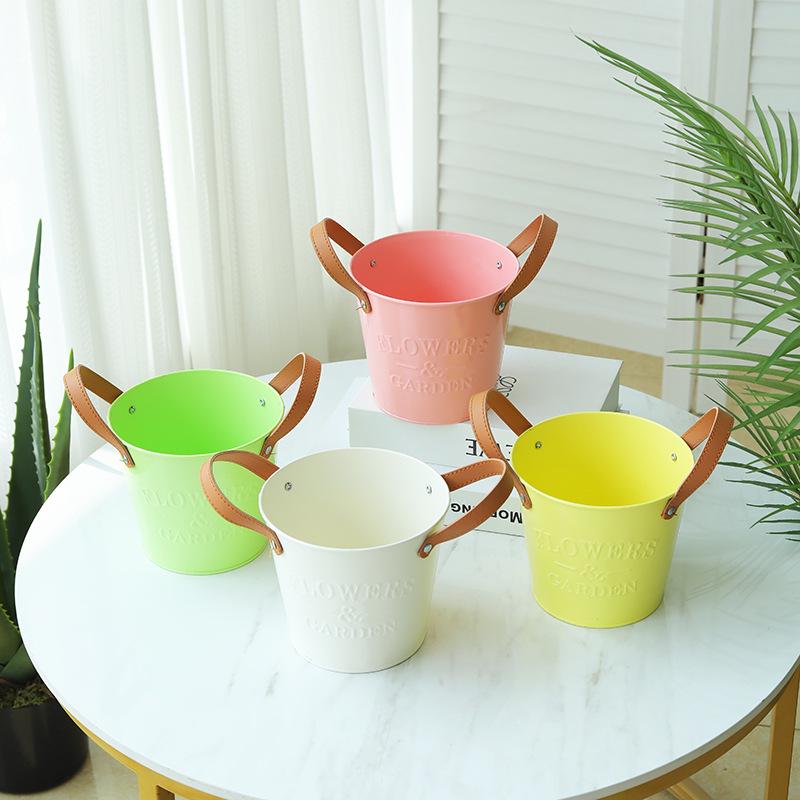 Small Retro Distressed Whitewashed Tin Flower Pot for Tabletop or Balcony Decor, Ideal for Succulents and Iron Lettering