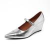 2025 Sommer neu Französisches Temperament Society-Lady Silber spitz Keilabsatz High Heels leichter Mund Mary Jane Einzelne Schuhe Damen
