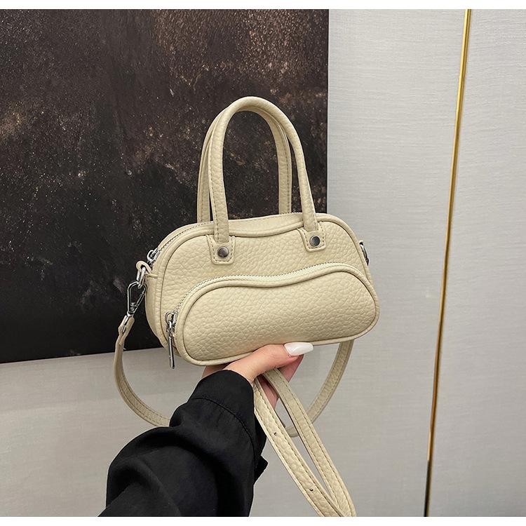 

Маленькая квадратная сумка через плечо женская 2025 лето новая модная женская сумка универсальная на плечо сумка-мессенджер