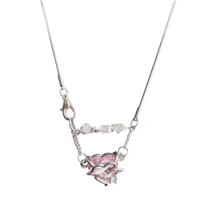 

Pink broken silver love necklace women s new popular light luxury niche simple accessories collarbone chain tide