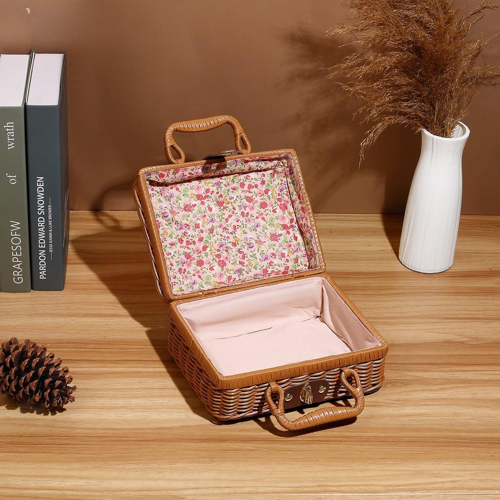 Retro Rattan Suitcase with Hand Gift Box Manual Woven Cosmetic Storage Box Wicker Rattan Picnic Laundry Baskets Home Storage