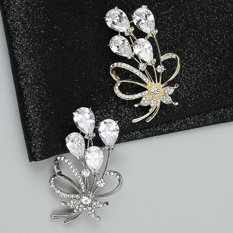 High-end Sense Luxury Exquisite Flower Pins Coats Suits Accessories Bright Zircon Bow Brooches for Women