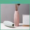 Elegante weiße Imitat-Keramik-Blumenvase für schicke Heimdekoration