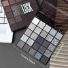 25-kleuren Zwart Matte & Shimmer Oogschaduw Palette Hooggepigmenteerd, Langhoudend, Waterdicht, Smoky & Glitterende Gothic Make-up voor Verleidelijke Ogen