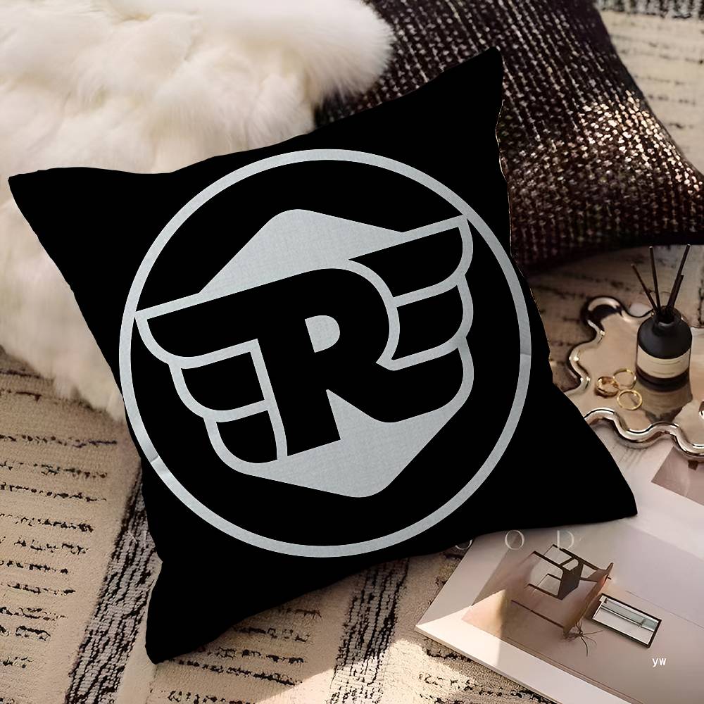 R-ROYALS E-ENFIELDS Logo Maple Design Cushion Cover Happy Autumn Harvest decor Holiday Decorati Pillow Cover