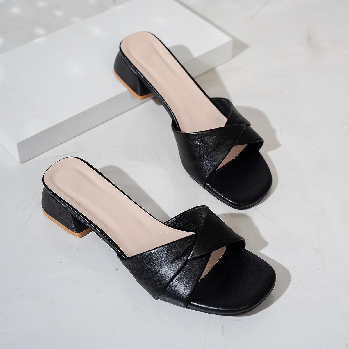

Large size small square heel slippers 22 trendy slippers are simple and simple to wear outside, temperament sandals 35 чёрный