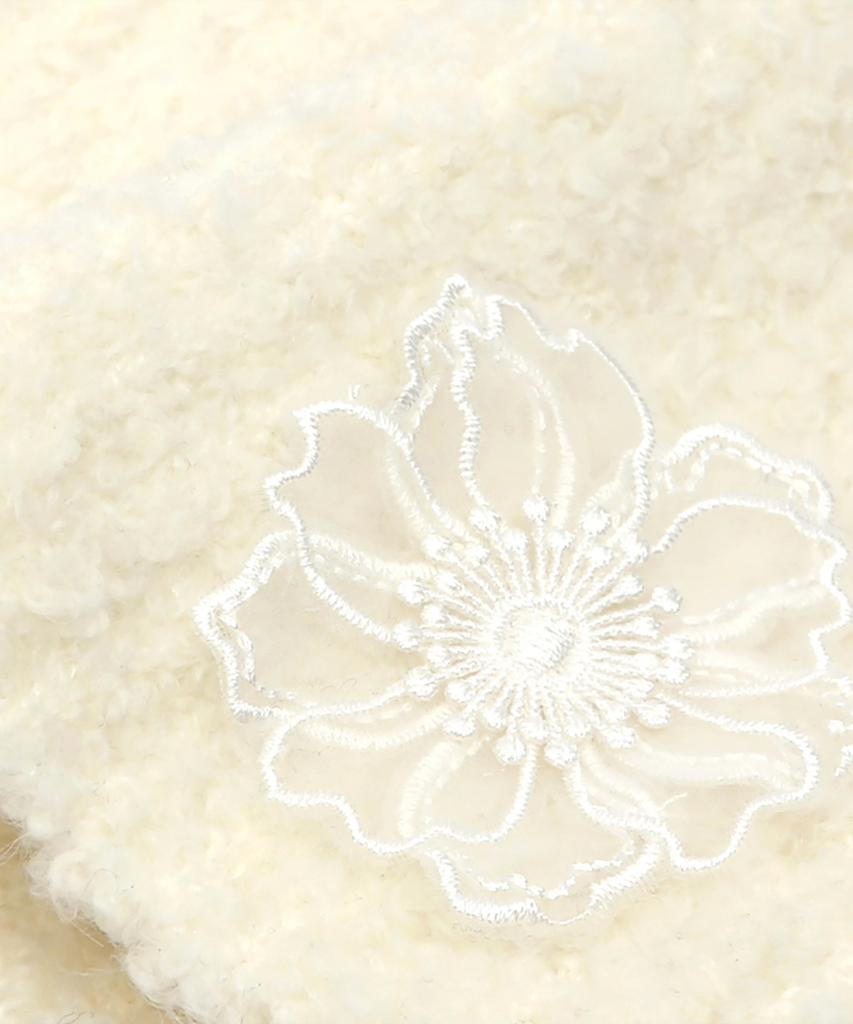 Eondeokeonteulolseutyudio Winter Boucle Beanie Flower Single Beanie / Mohair Boucle / Cream