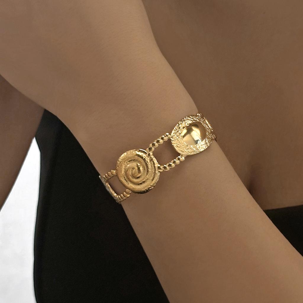 Stainless Steel Metal Shell Starfish Bracelet for Women Vintage Exaggerated Flower Wide Cuff Bangle Girls Beach Party Jewelry