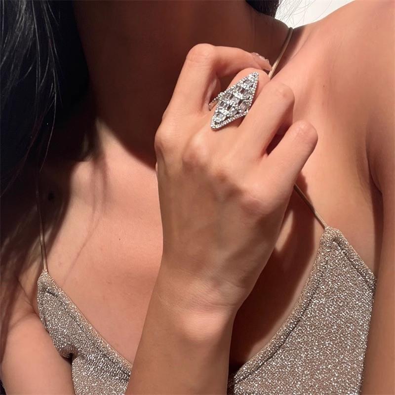 Adjustable Crystal Glamorous Ring With Dazzling Diamond Pattern For Women Modern