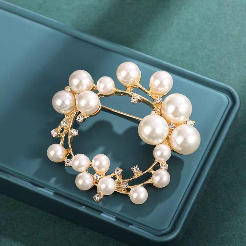 Trendy Pearl Rhinestone Flower Wreath Brooch For Women Unisex Elegant Zircon Round Brooches Clothing Office Accessories Jewelry
