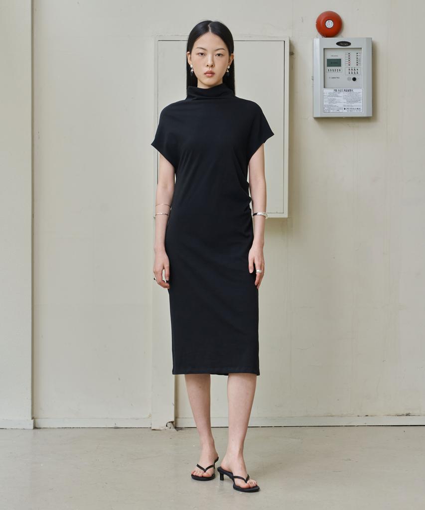 Wearies Mock Neck Shirred Dress_Black