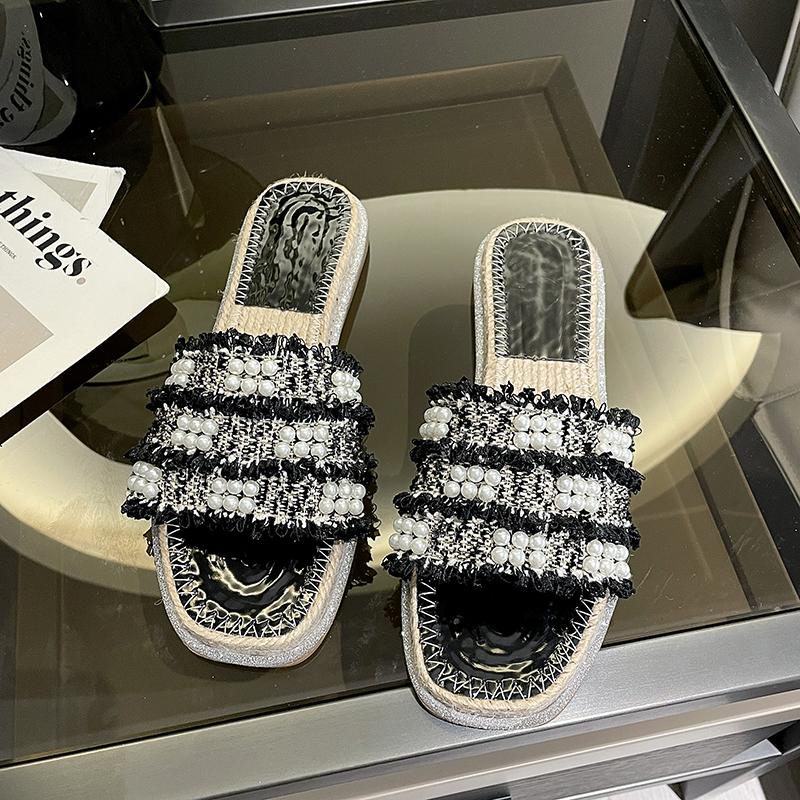 Fashion Pearl Flat Bottom Sandals Women Summer Outdoor Wear New Retro Square Head Tassel One Strap Soft Bottom Open Toe Slippers