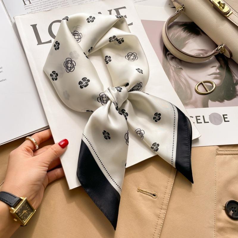 Zhang Ruonan silk scarf women's spring and summer new fashion retro accessories scarf neck high-end small square scarf