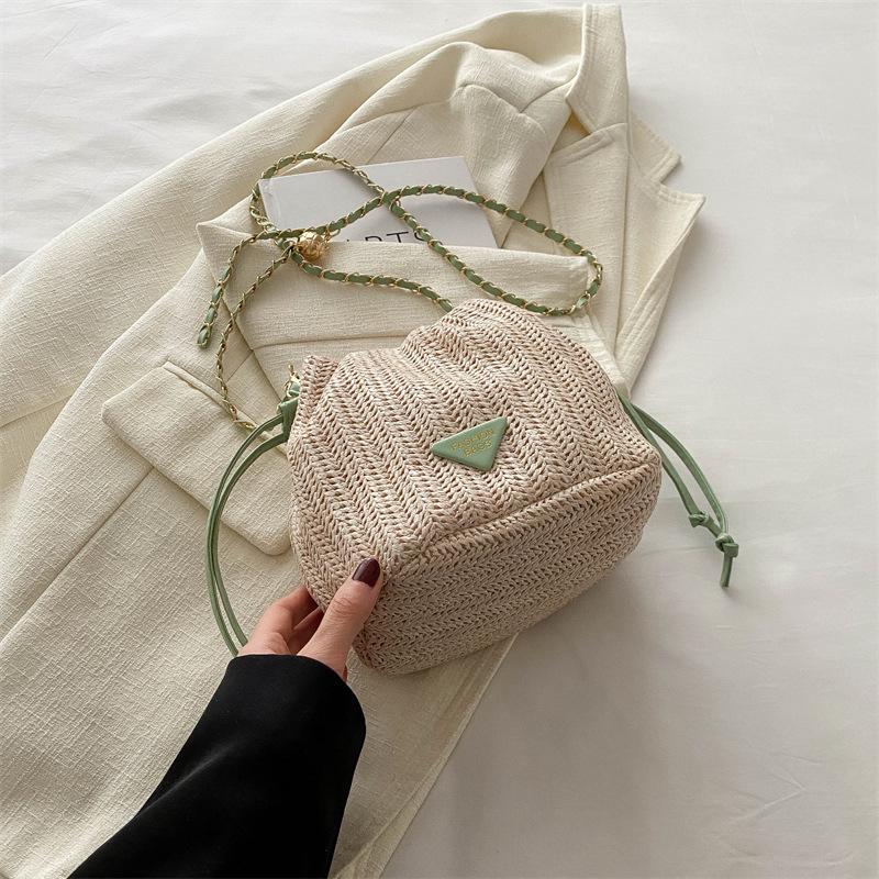 Drawstring fashion Korean version casual bag 2025 spring and summer new foreign style shoulder messenger bag straw bucket bag women's bag tide