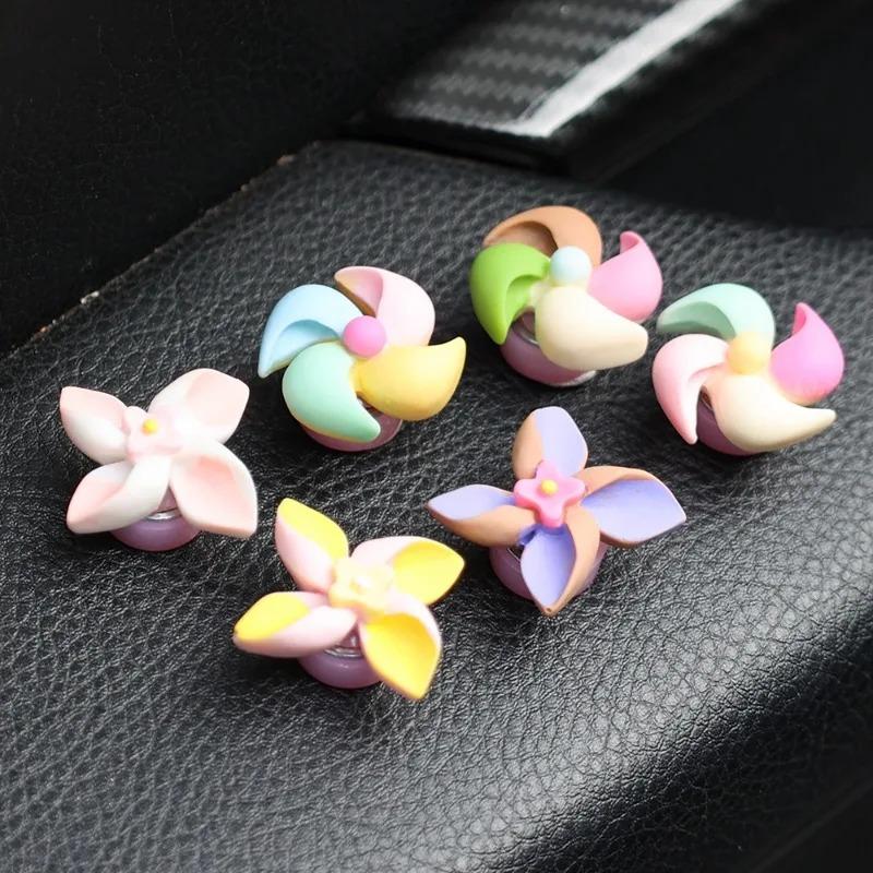 Brandneue Auto-Windmühle Drehender Aufsatz Kreative Dekoration Kleine Ornamente Mittelkonsole Autoinnenzubehör Niedlich für Frauen