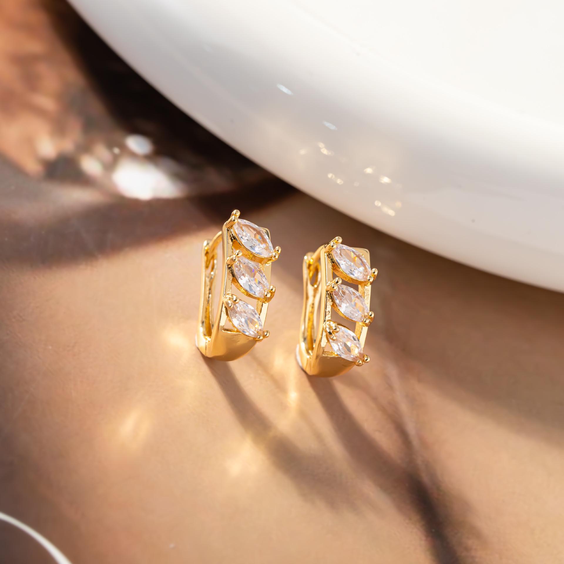 European & American Fashion Zirconia Diamond Inlaid Buckle Earrings - Trendy Korean-inspired Simple Design for Women