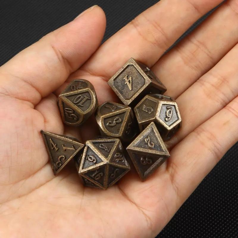 7 Stück Metall Polyedrische Würfel Bronze DND Spielwürfel für RPG Dungeons and Dragons DND RPG MTG D20 D12 D10 D8 D6 D4 Tischspiel