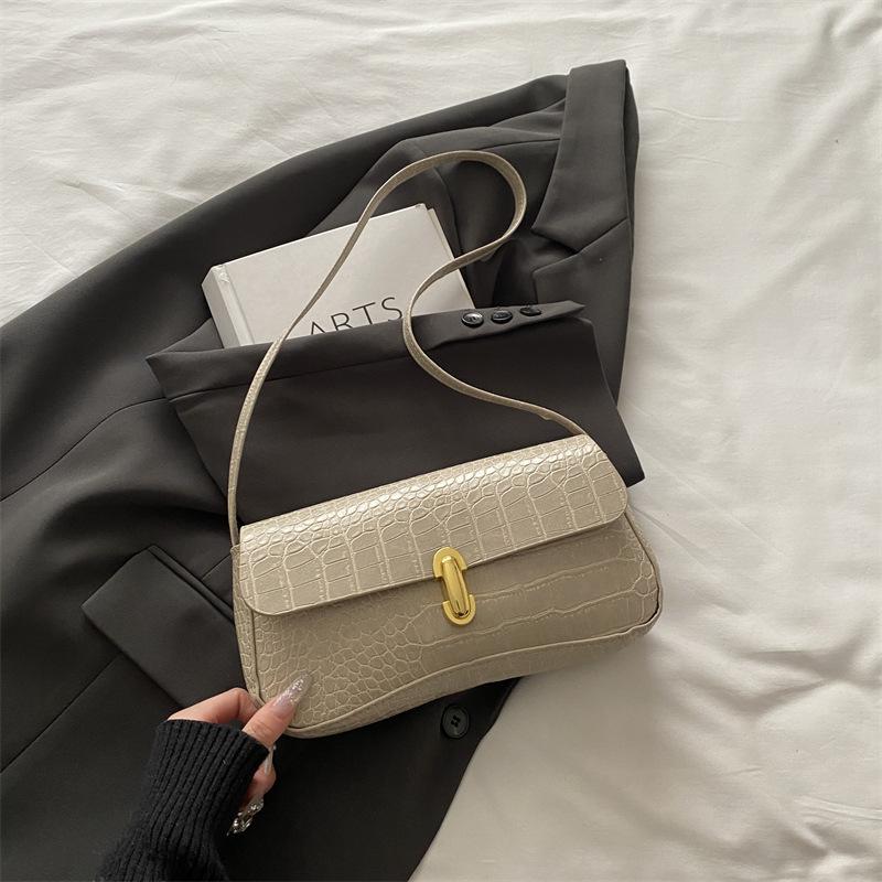 Aesthetic trend niche design autumn new fashion retro solid color simple and versatile single shoulder portable