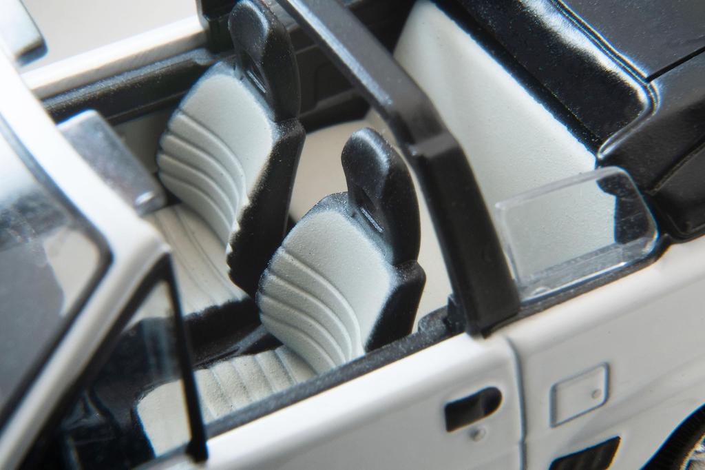 Tomica Limited Vintage Neo Honda City Cabriolet bílý, rok výroby 84, hotový produkt 1:64 LV-N262b