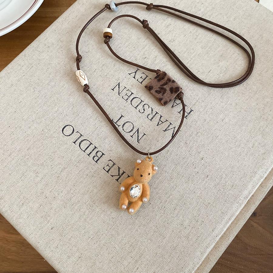 Retro Cartoon Bear Pendant Necklace for Women - Vacation Style Fashion Statement