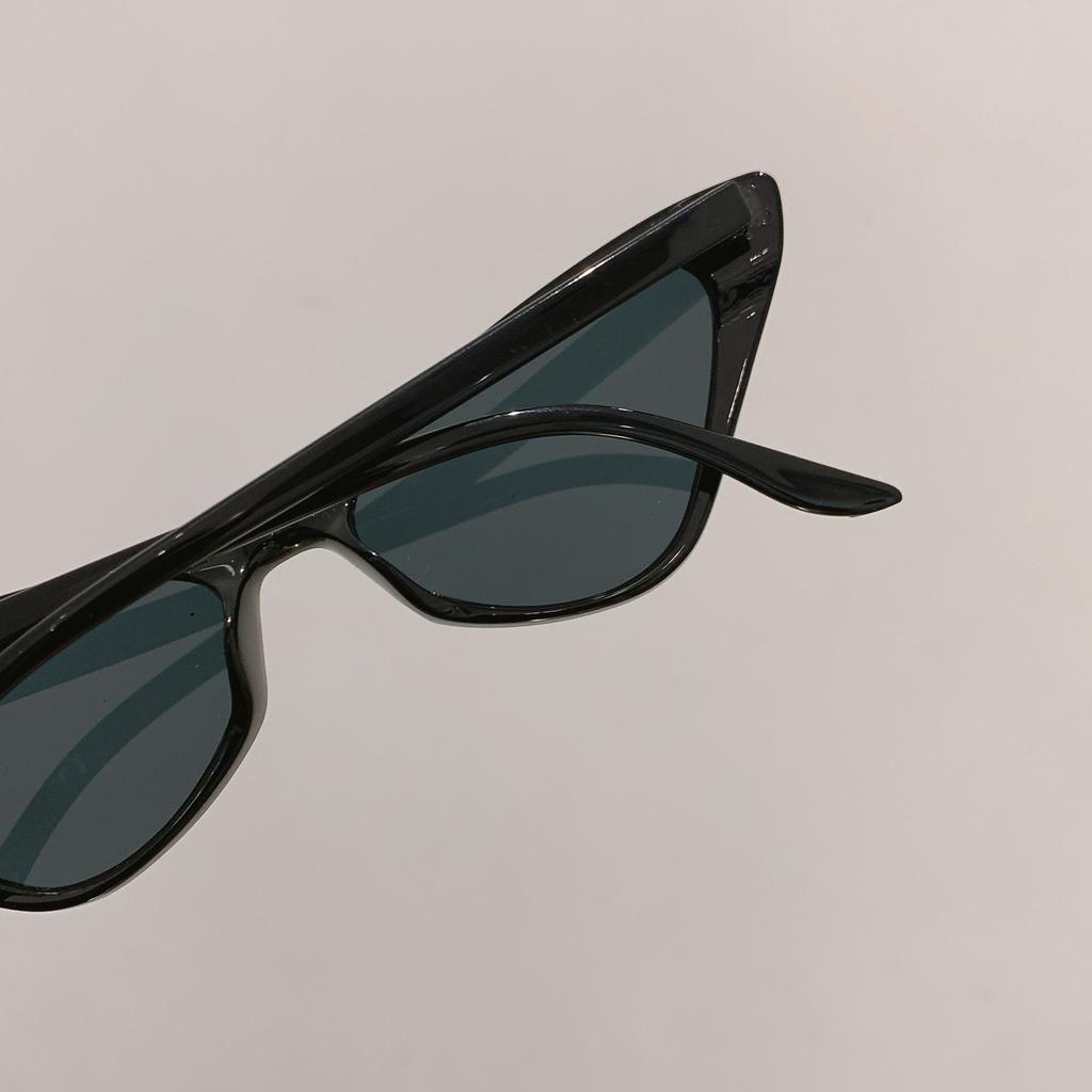 Vintage Triangle Cat Eye Sunglasses Women Fashion Luxury Designer Classic Punk Shades UV400 Protection