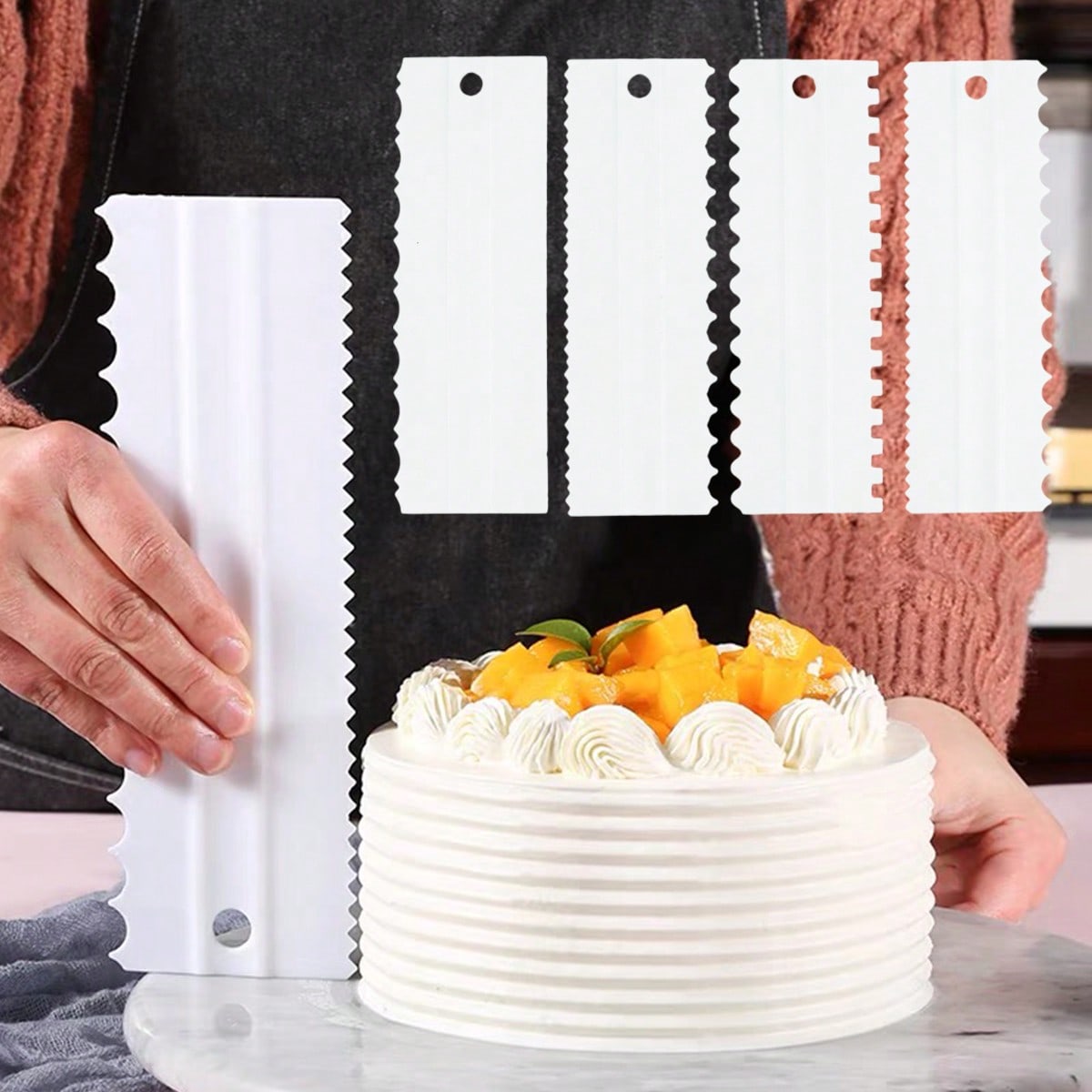 Ensemble d'outils de décoration de gâteaux 4 pièces, Comprend une spatule à glaçage, un peigne à lisser, un grattoir denté, des outils DIY pour bords de gâteaux au beurre/mousse - 8 motifs texturés one-size blanc