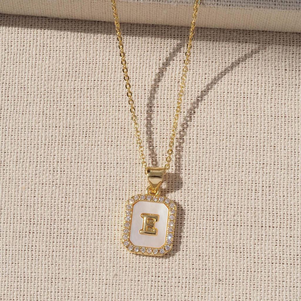 Gold-Plated Copper Shell 26 English Letters Pendant Necklace for Women - Niche Fashion Jewelry