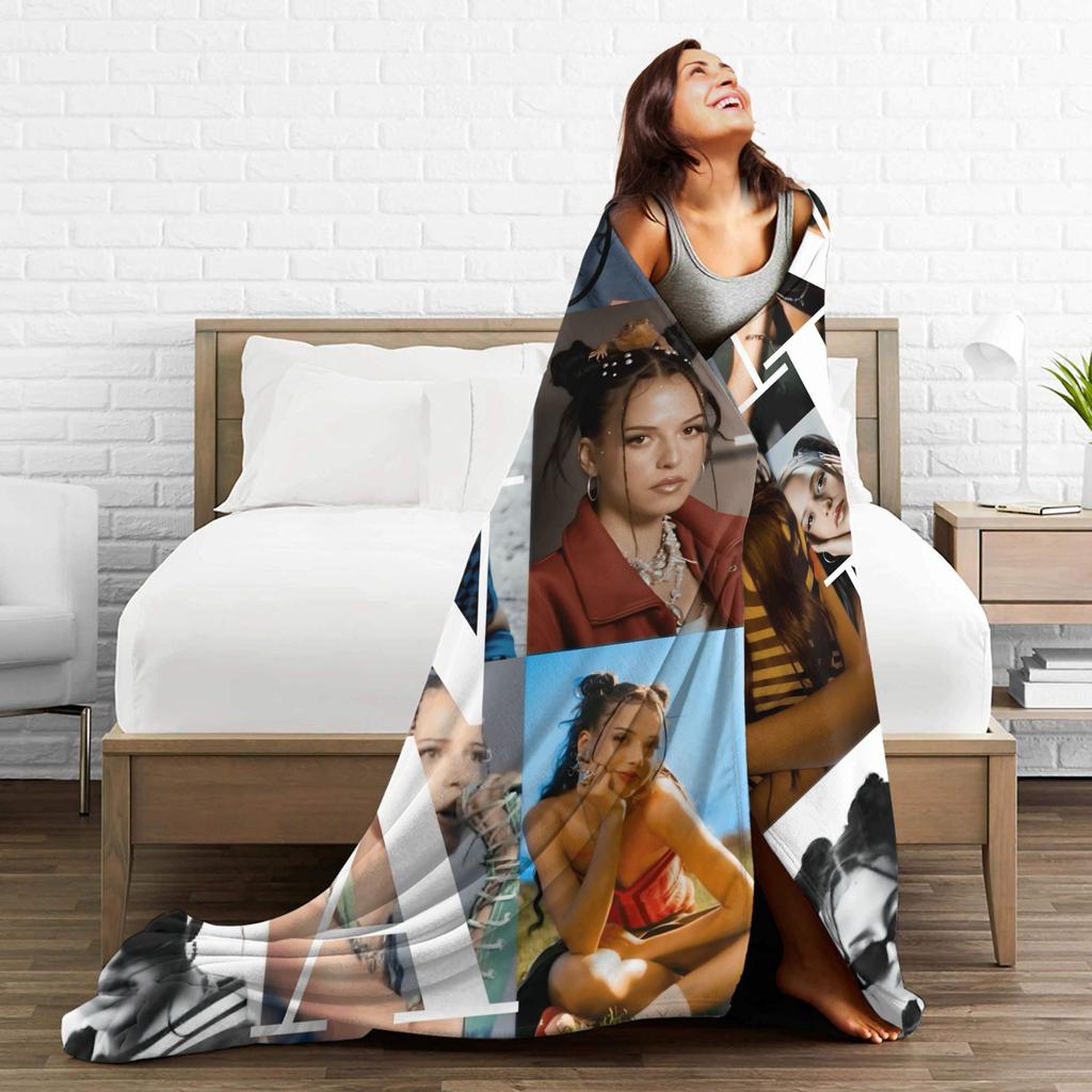 Nina Chuba Music Singer Blankets  Warm Aesthetic Plush Throw Blanket For Boy Girl Couch Chair Flannel Bedspread Bed Cover
