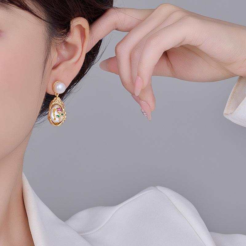 Vintage Oil Painting Baroque Pearl Earrings Rose Garden Antique Floral Stud Earrings Retro Accessories