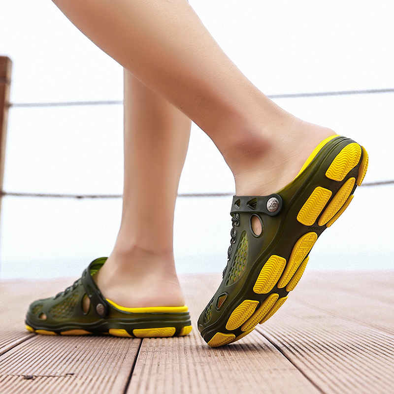 Fashion 2025 Men's Sandals Handmade Summer Shoes for Men Rubber Soft Garden Water Shoes Big Size Man Beach Flat Sandals Slippers X14